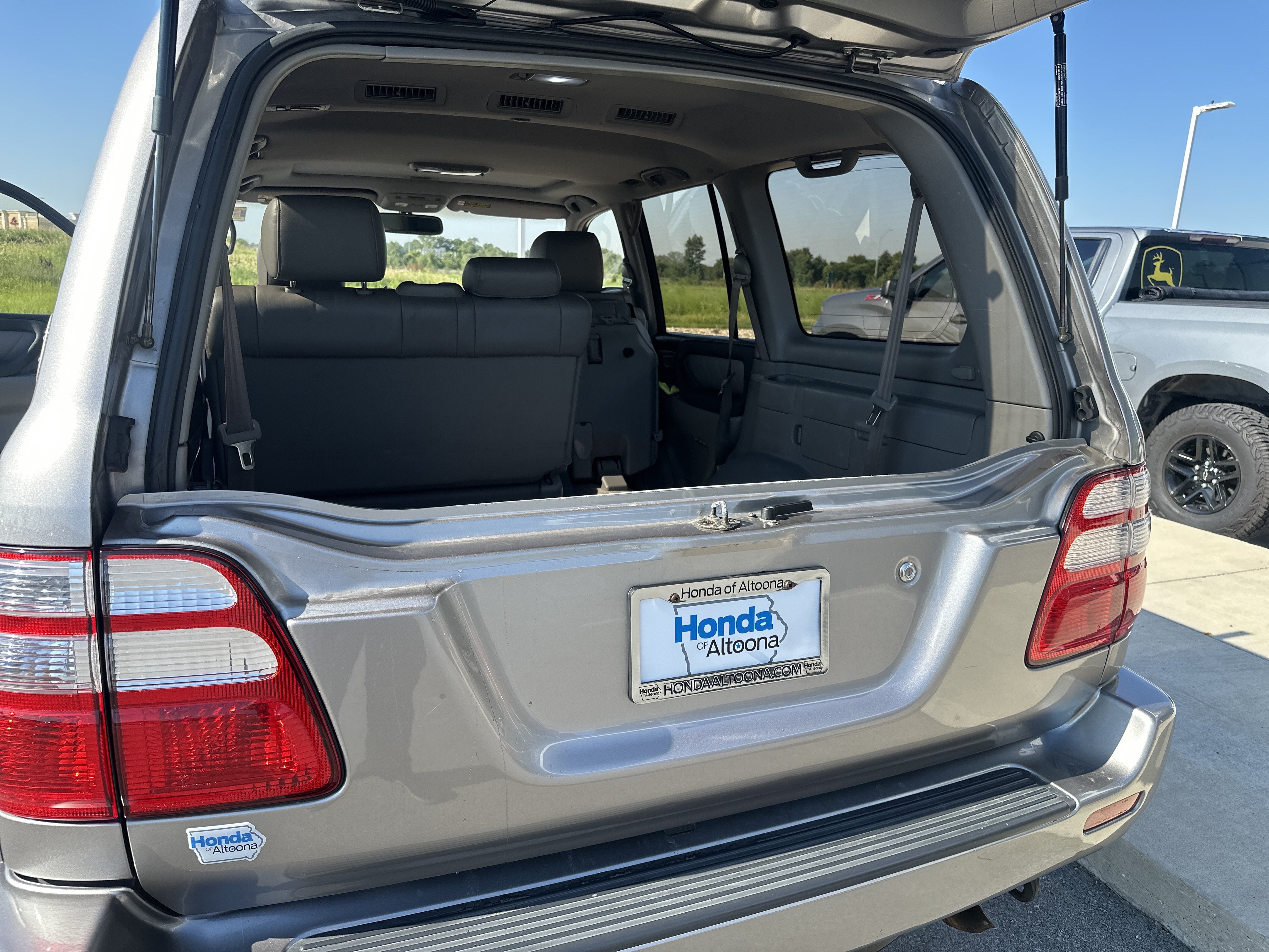 Used 2003 Toyota Land Cruiser AWD/4WD image 33