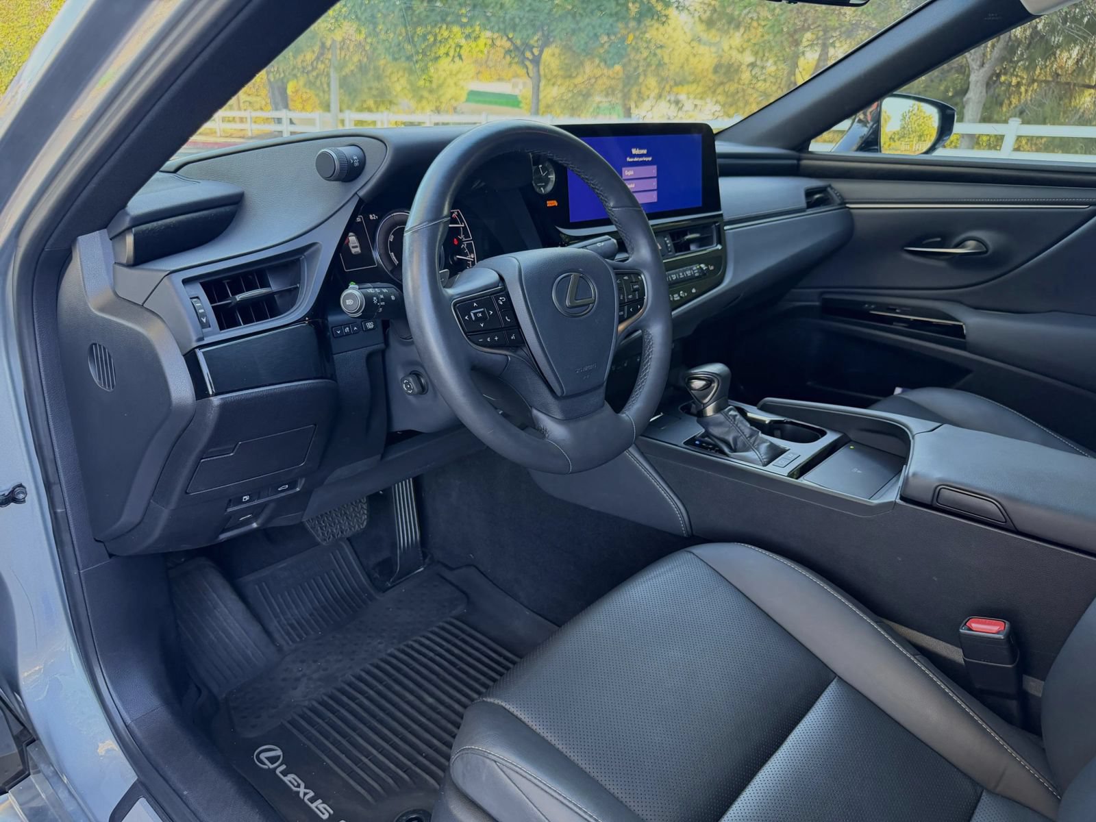 Used 2024 Lexus ES 300h w/ Premium Package FWD image 20