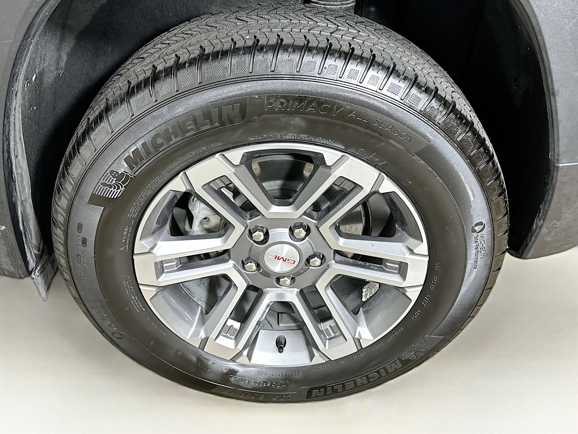 Used 2025 GMC Terrain Elevation image 11