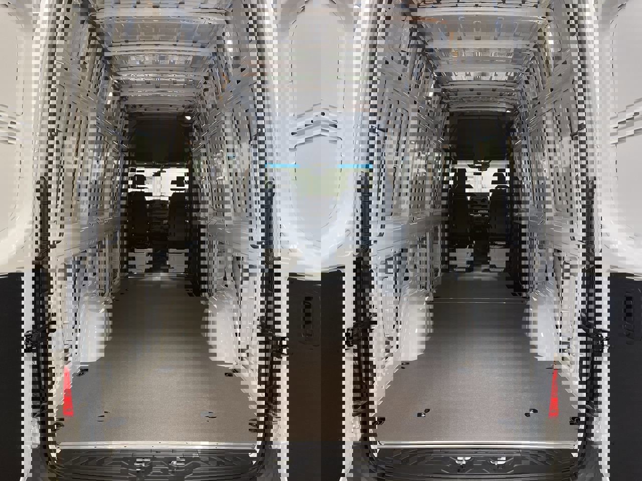 Used 2025 Mercedes-Benz Sprinter 2500 image 10