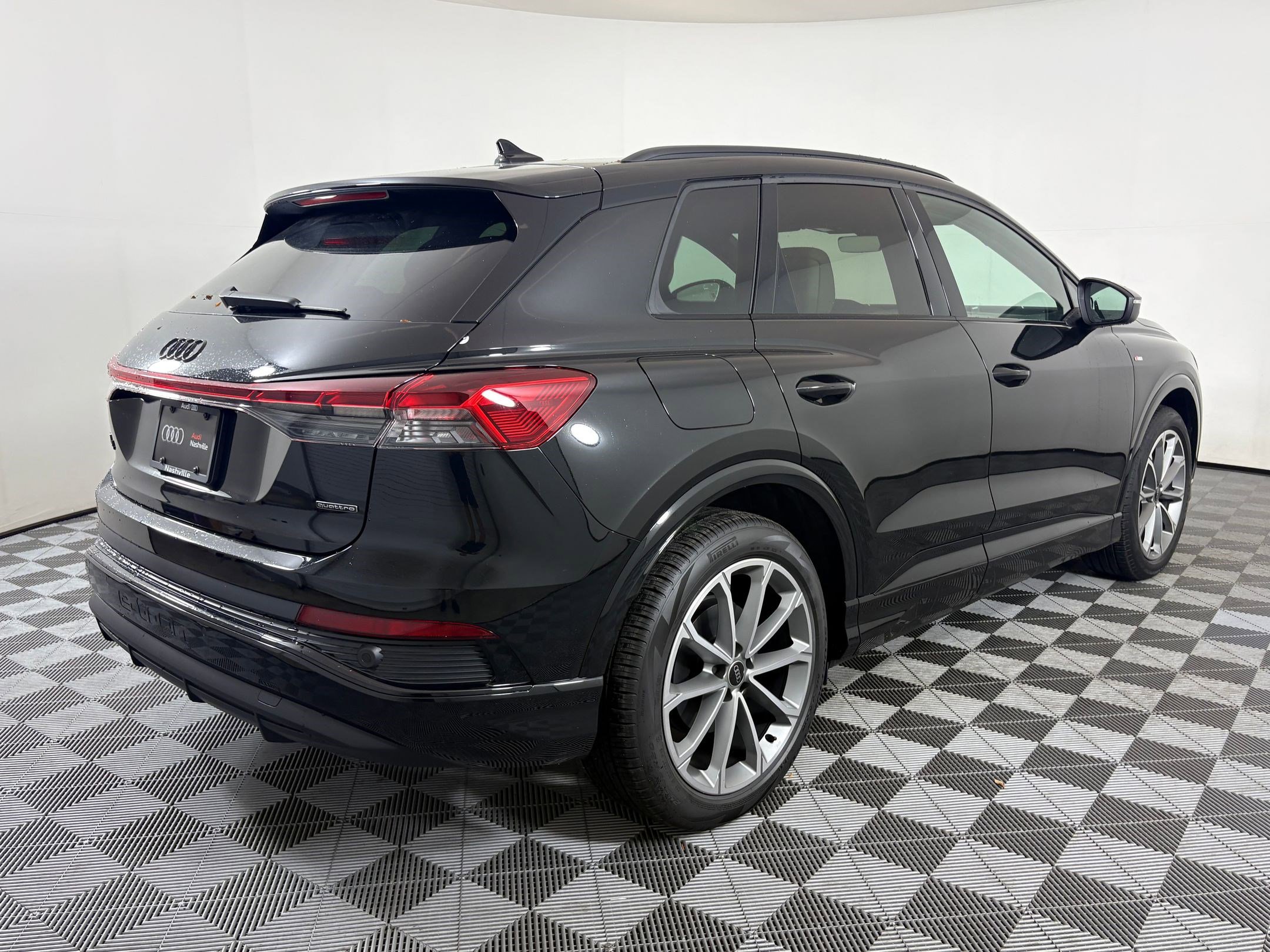 New 2026 Audi Q4 e-tron Premium image 8