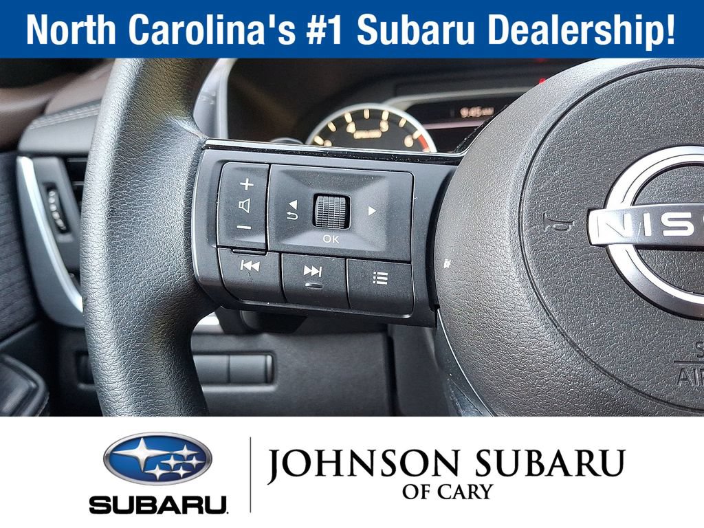 Used 2023 Nissan Rogue SV FWD image 19