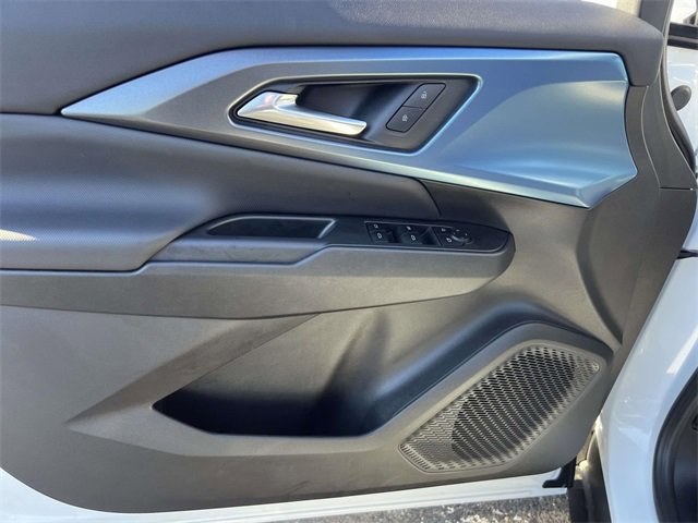 Used 2025 Chevrolet Equinox EV LT w/ Convenience Package image 19