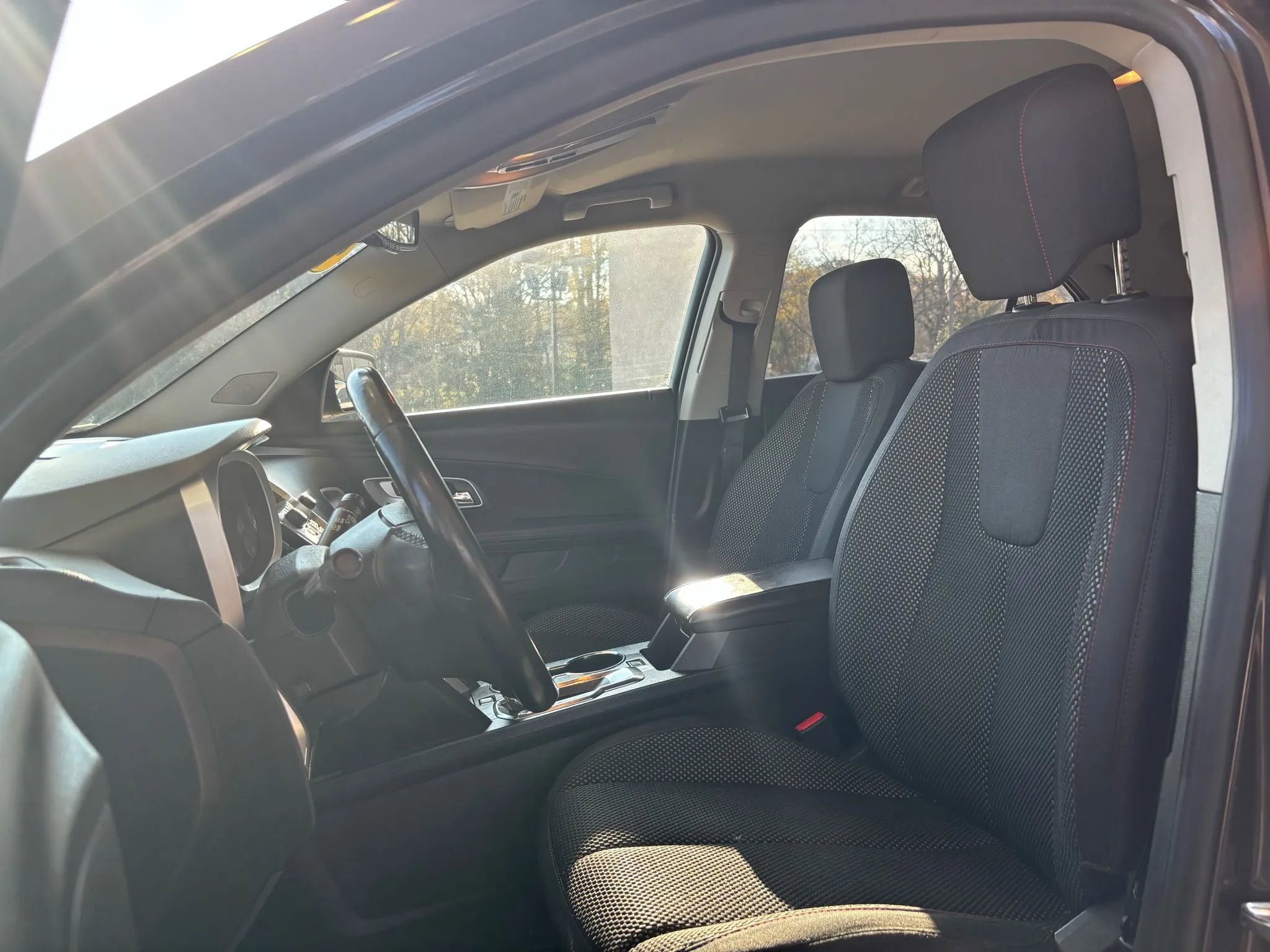 Used 2015 Chevrolet Equinox LT w/ Driver Convenience Package image 8