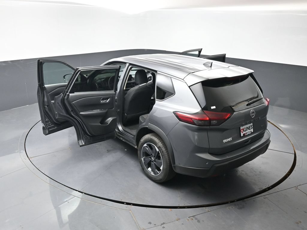 Used 2024 Nissan Rogue SV FWD image 59