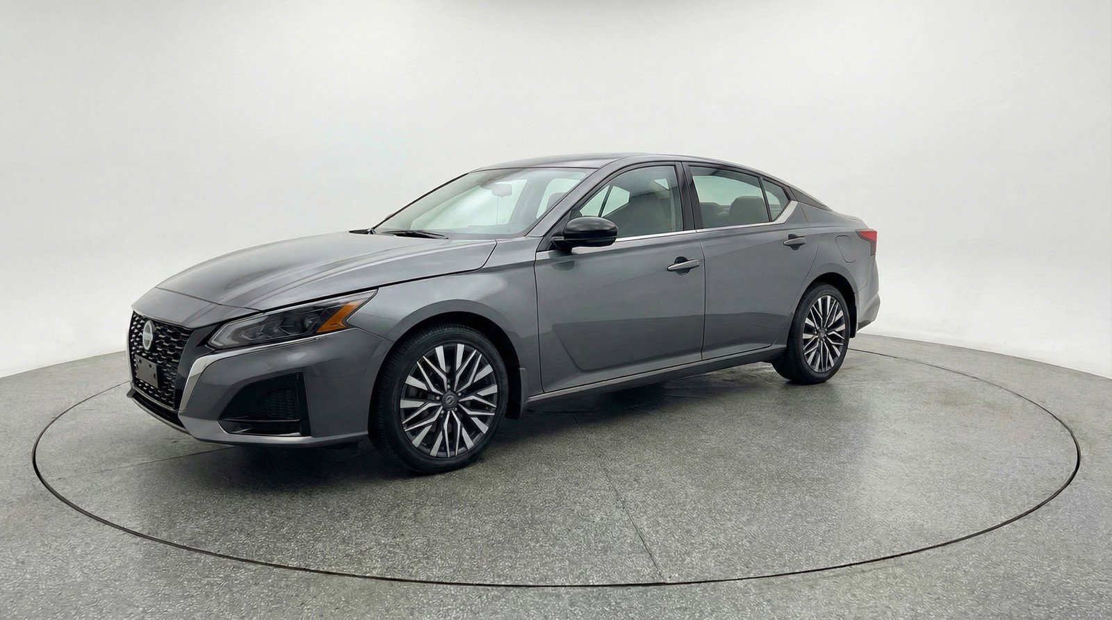 Used 2025 Nissan Altima 2.5 SV image 3