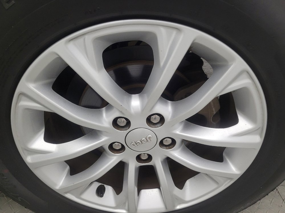 Used 2020 Jeep Cherokee Latitude FWD image 31