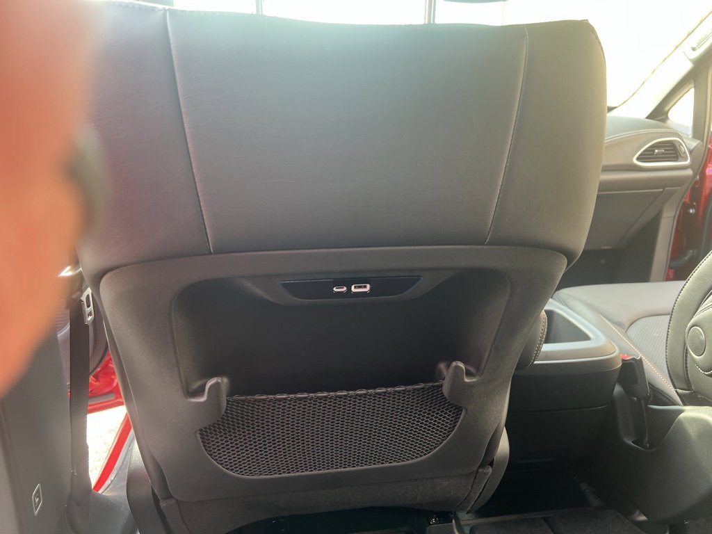 New 2025 Chrysler Pacifica Select image 30