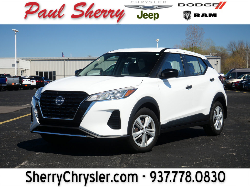 Used 2023 Nissan Kicks S image 1