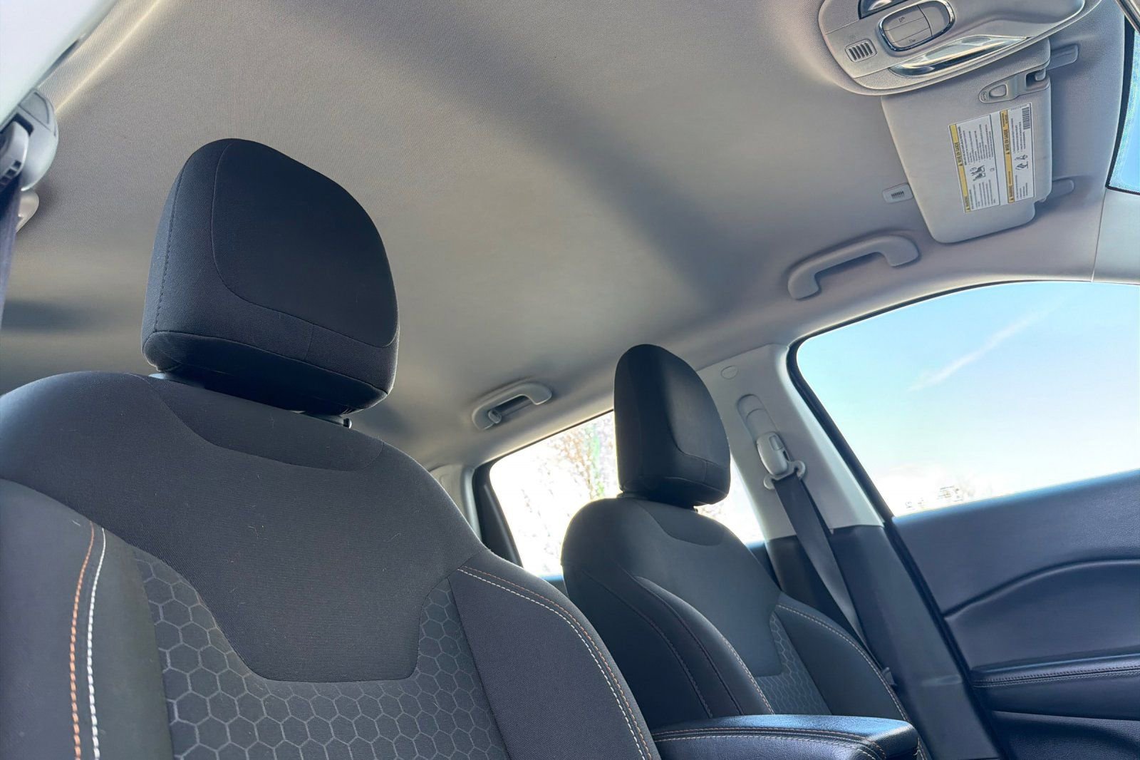 Used 2018 Jeep Compass Sport w/ Tech Group image 16