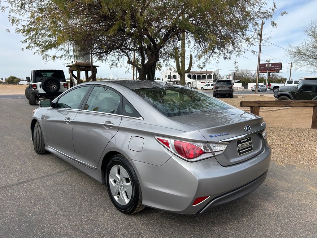 Used 2012 Hyundai Sonata Limited w/ Leather Pkg FWD image 3