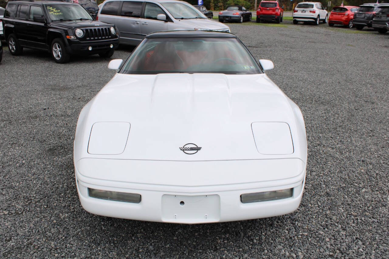 Used 1996 Chevrolet Corvette Coupe RWD image 3