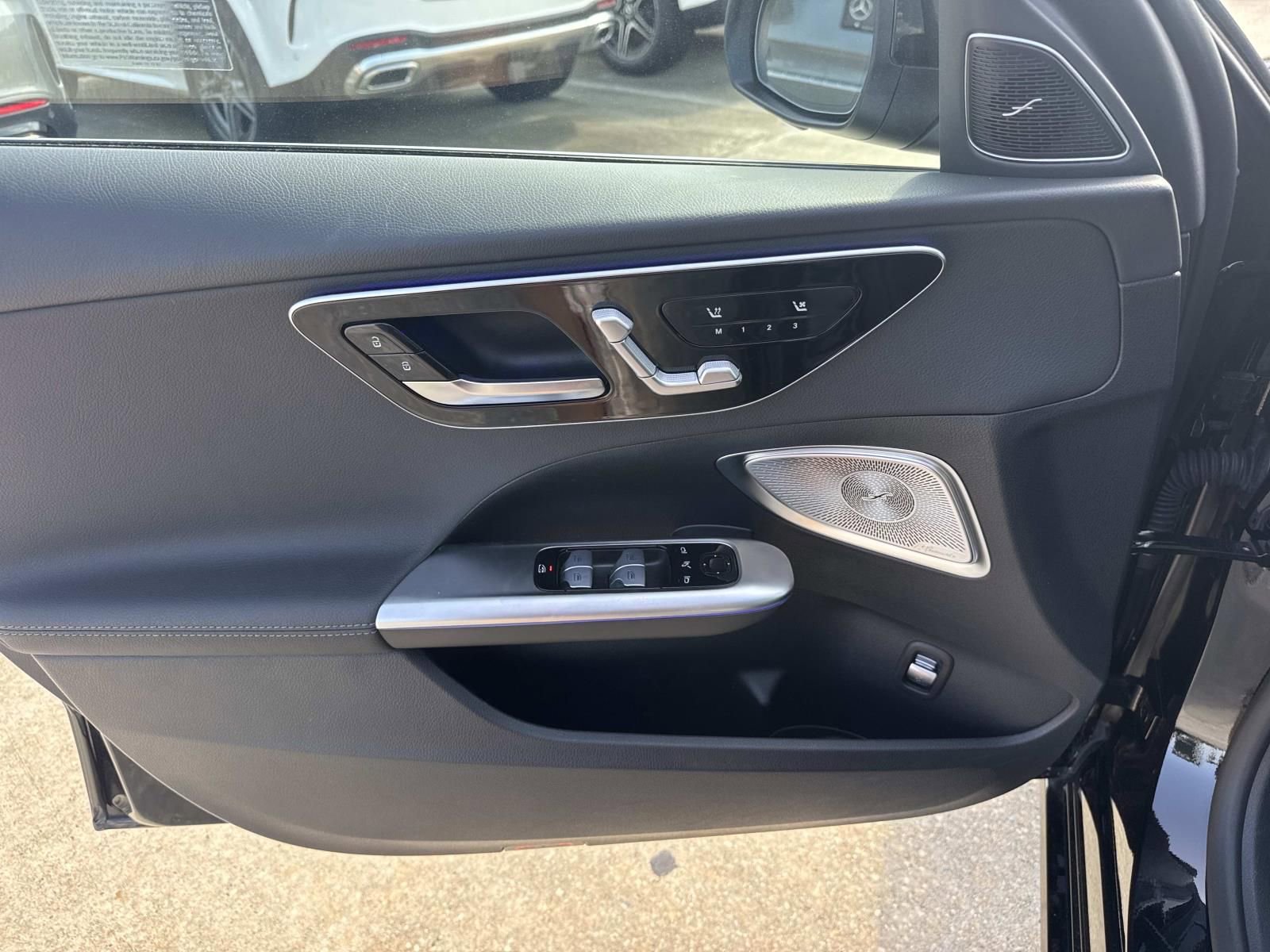 Used 2025 Mercedes-Benz C 300 Sedan image 19