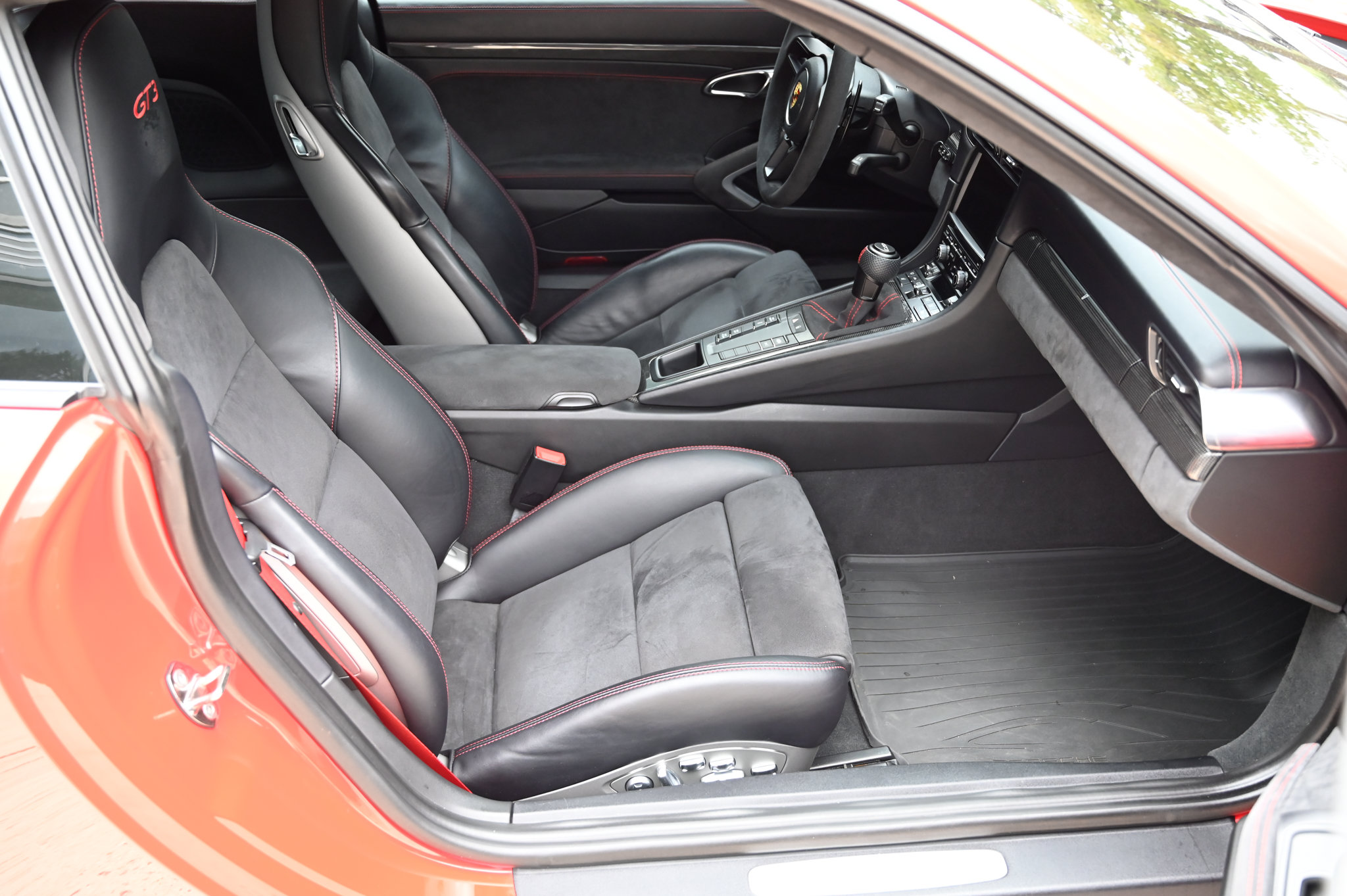 Used 2015 Porsche 911 GT3 RWD image 40