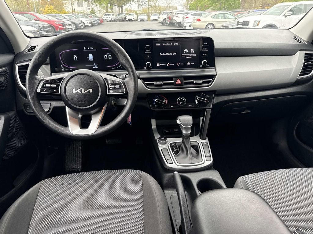 Used 2024 Kia Seltos LX AWD/4WD image 14