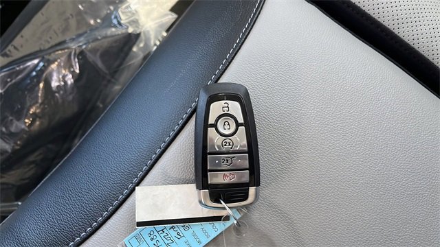 Used 2024 Ford Escape SE w/ PHEV Premium Package image 32