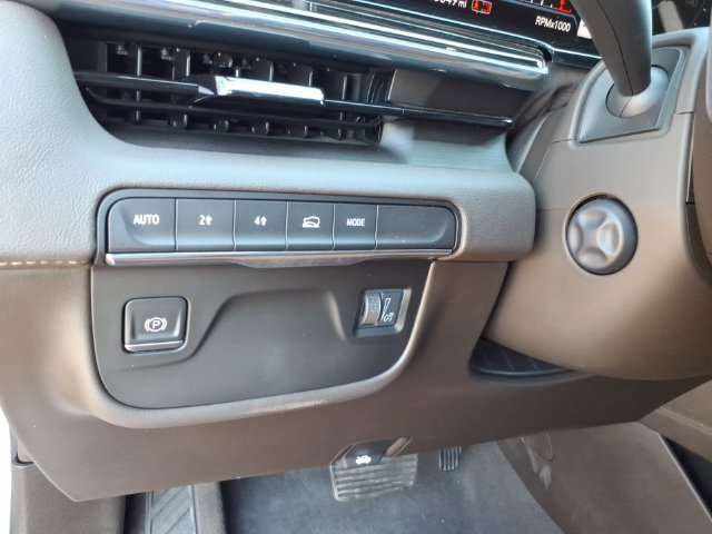 Used 2023 Cadillac Escalade Premium Luxury w/ LPO, Illumination Package AWD/4WD image 30