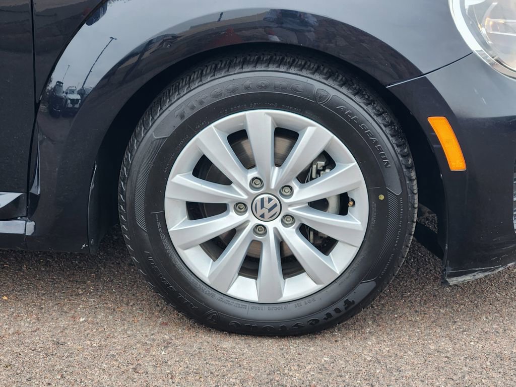 Used 2019 Volkswagen Beetle 2.0T SE FWD image 30