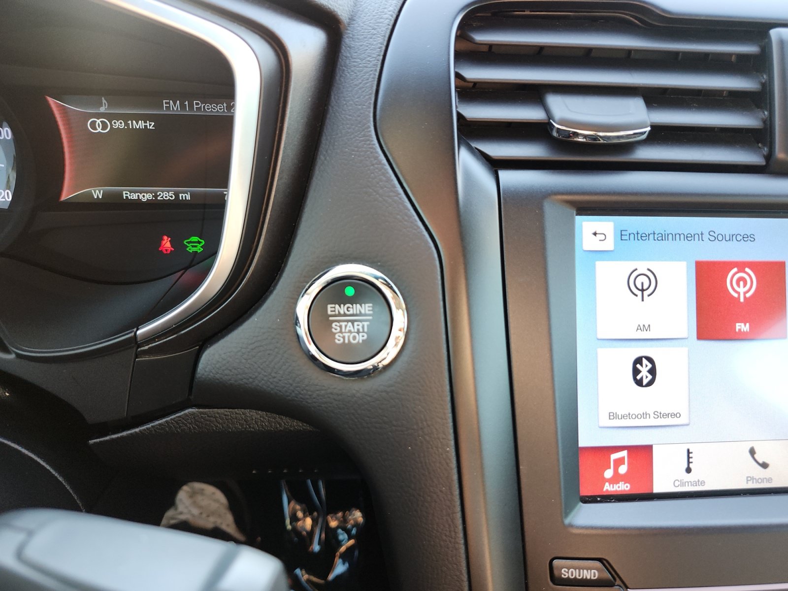 Used 2019 Ford Fusion Titanium FWD image 22