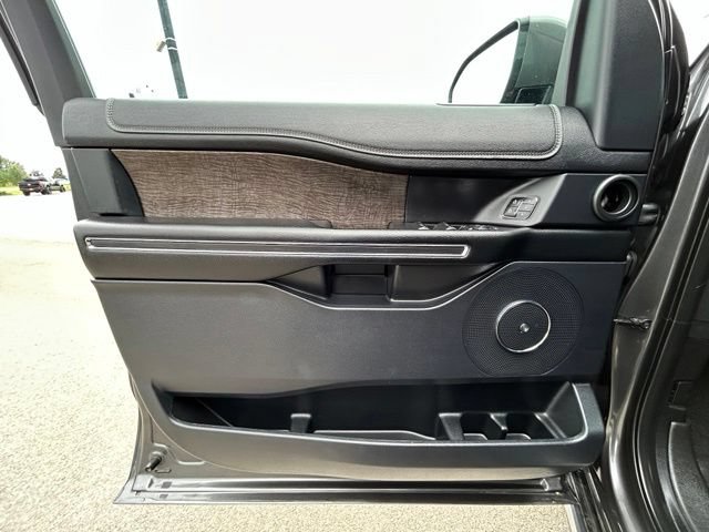 Used 2020 Ford Expedition Max Limited AWD/4WD image 32