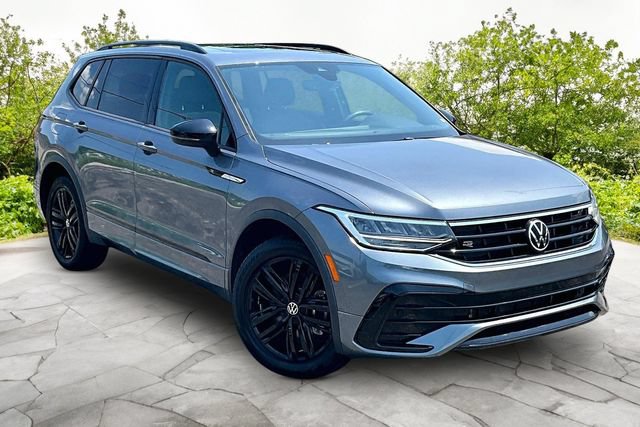 Used 2022 Volkswagen Tiguan SE R-Line AWD/4WD image 10