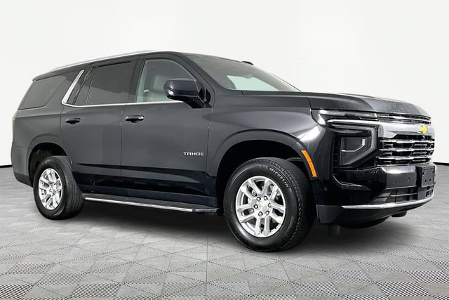 Used 2025 Chevrolet Tahoe LT AWD/4WD image 3