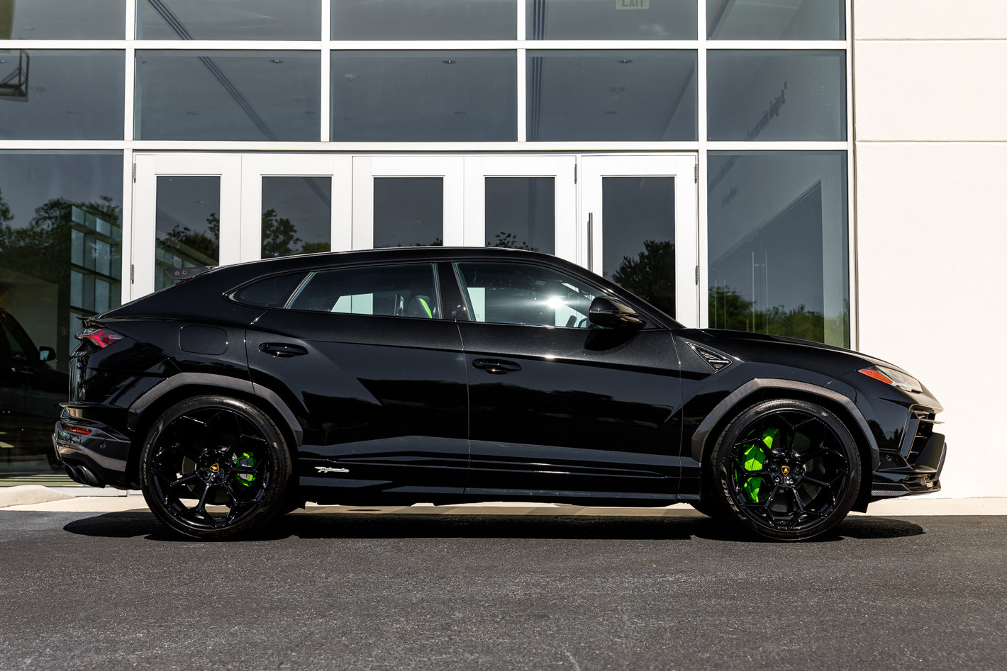 Used 2024 Lamborghini Urus Performante AWD/4WD image 18