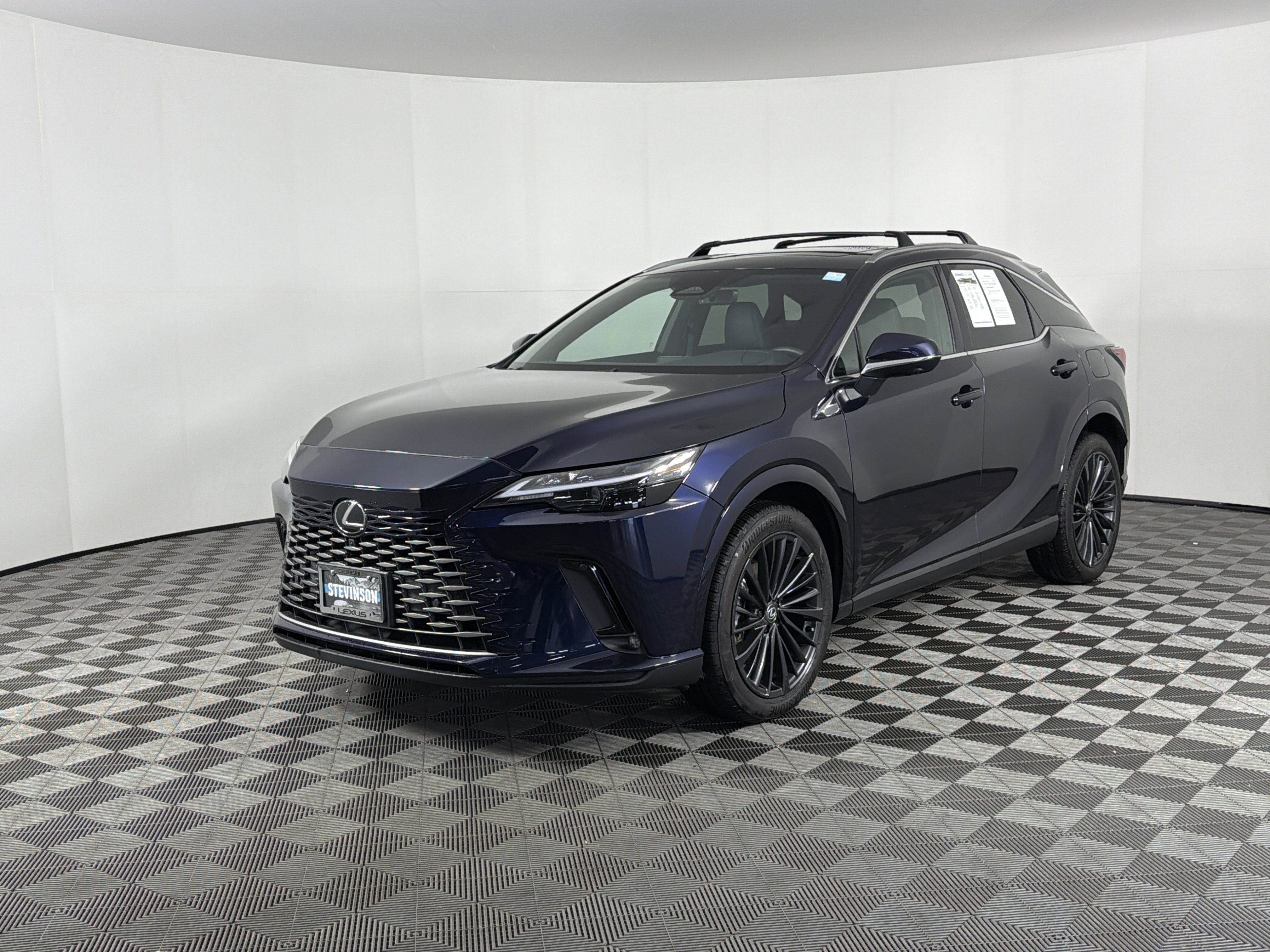 Used 2025 Lexus RX 350h w/ Convenience Package image 3