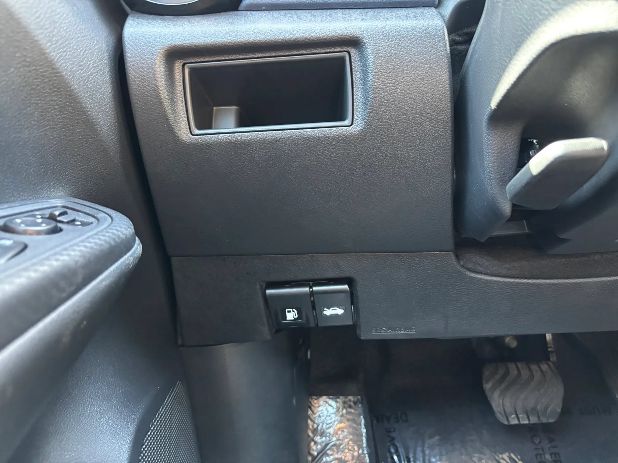 Used 2025 Nissan Versa SV w/ Trunk Package FWD image 20