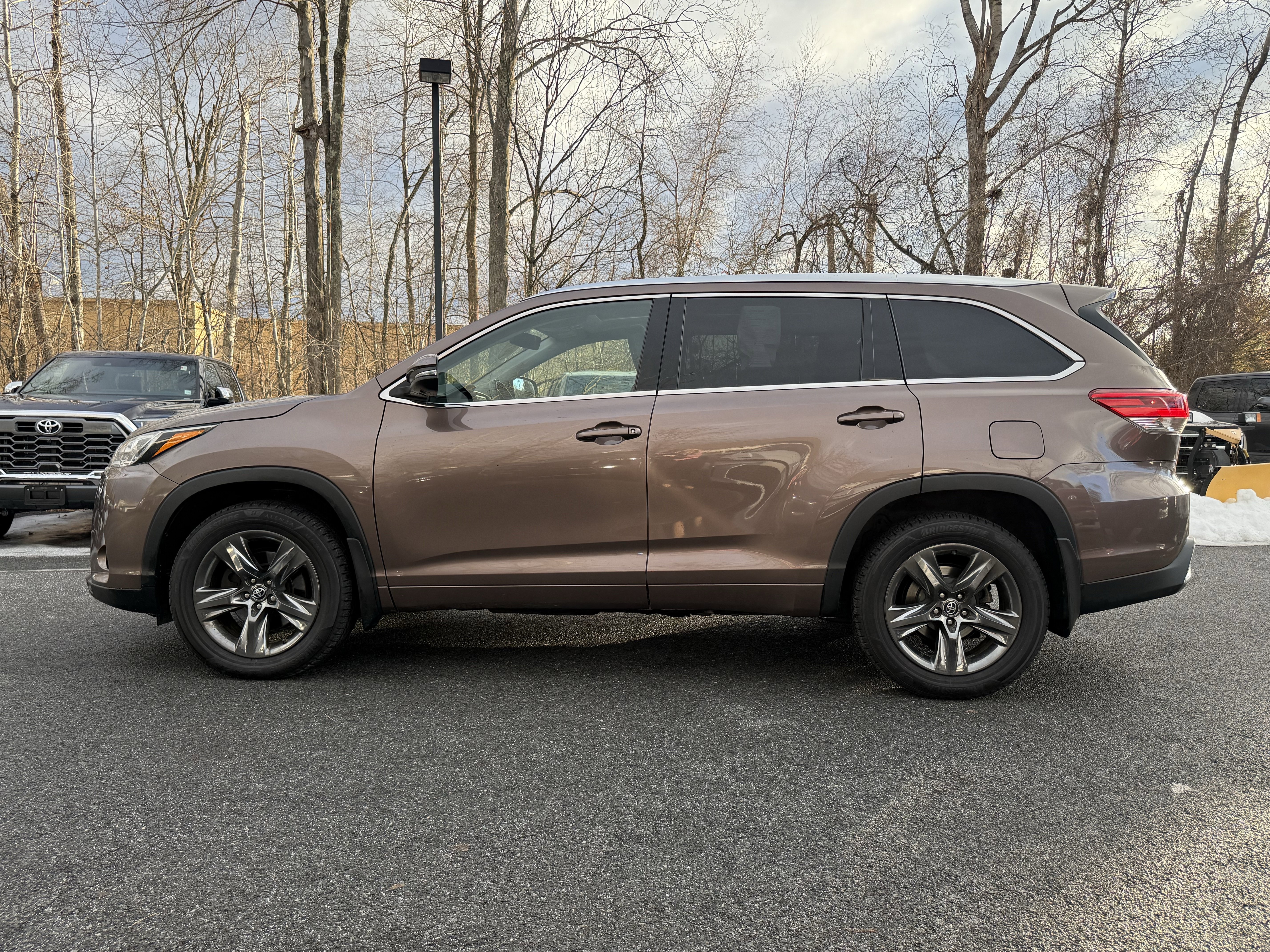 Used 2017 Toyota Highlander Limited image 9