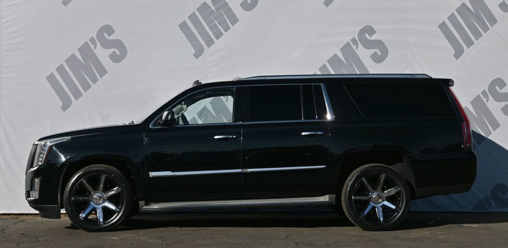 Used 2015 Cadillac Escalade ESV Luxury AWD/4WD image 6