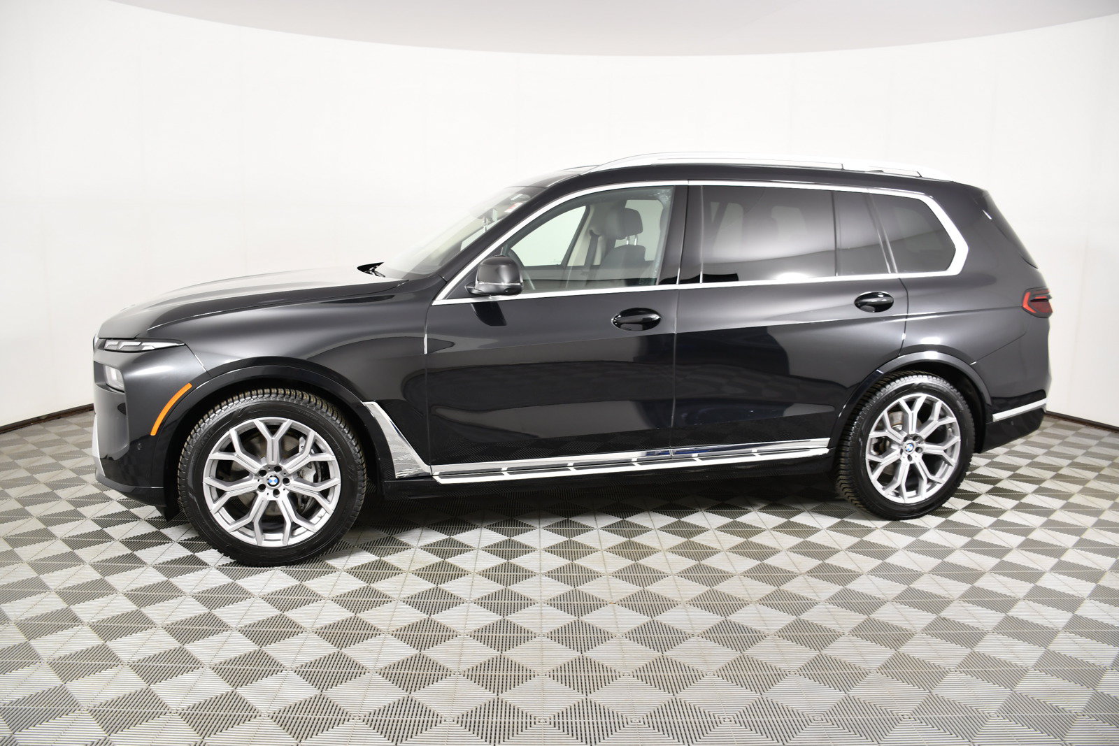 Used 2026 BMW X7 xDrive40i AWD/4WD image 9
