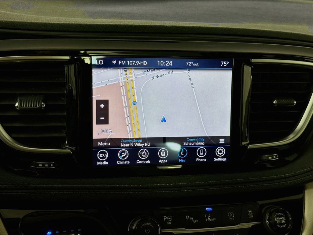 Used 2020 Chrysler Pacifica Limited w/ Advanced Safetytec Group FWD image 13