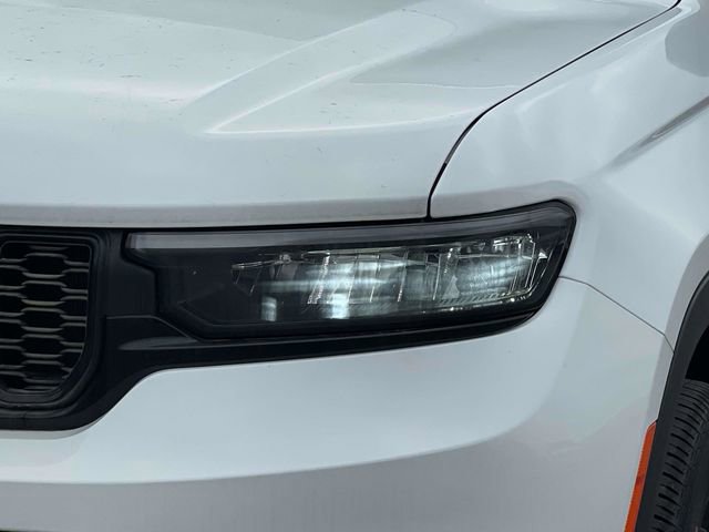 New 2025 Jeep Grand Cherokee L Altitude image 9