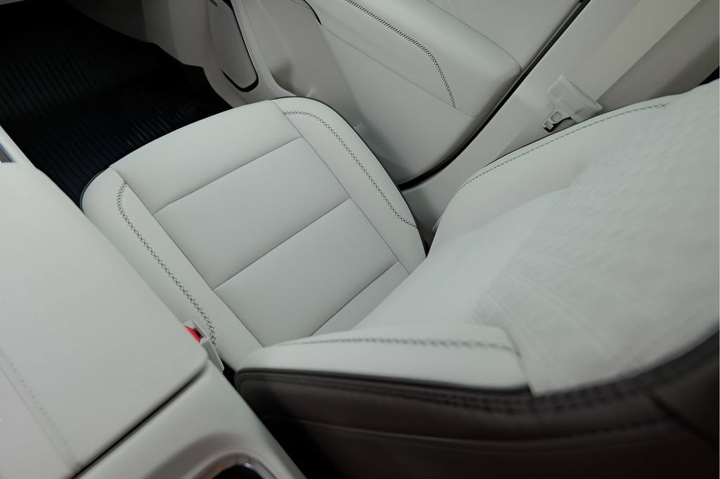 New 2026 GMC Acadia Denali w/ Super Cruise Package FWD image 27