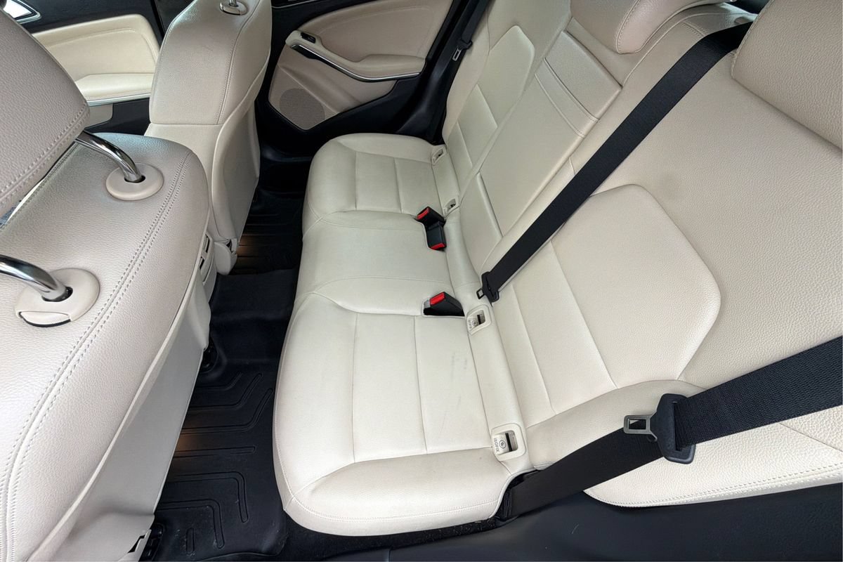 Used 2020 Mercedes-Benz GLA 250 w/ Convenience Package image 10
