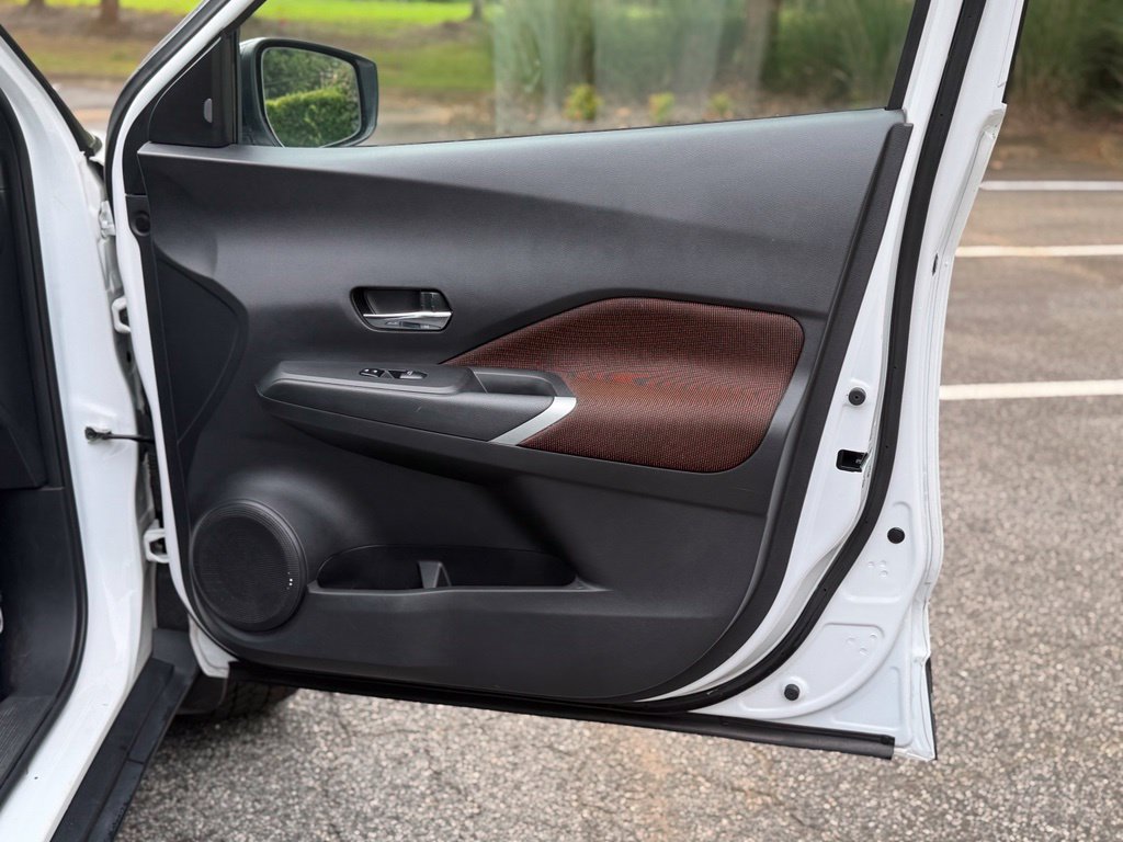 Used 2021 Nissan Kicks SR FWD image 14