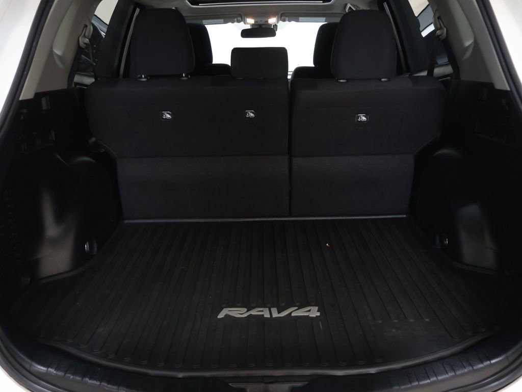Used 2017 Toyota RAV4 XLE AWD/4WD image 13