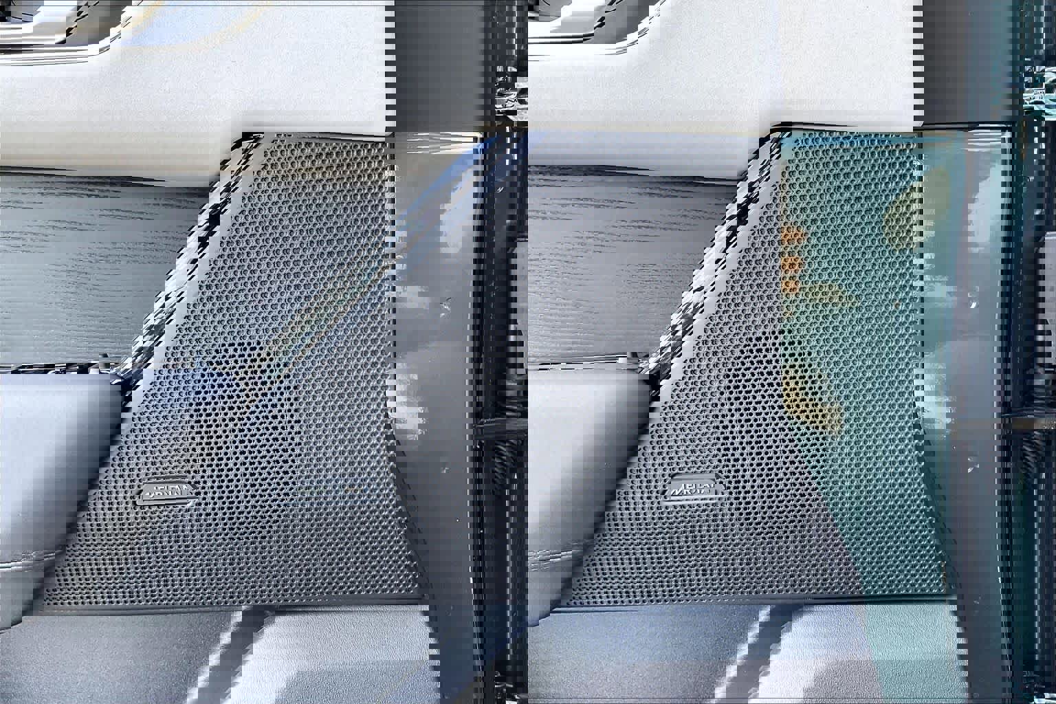 New 2026 Land Rover Range Rover Velar Dynamic SE image 21