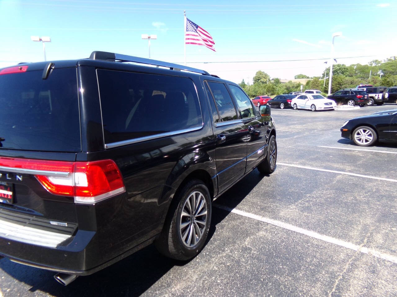 Used 2016 Lincoln Navigator L Select RWD image 49