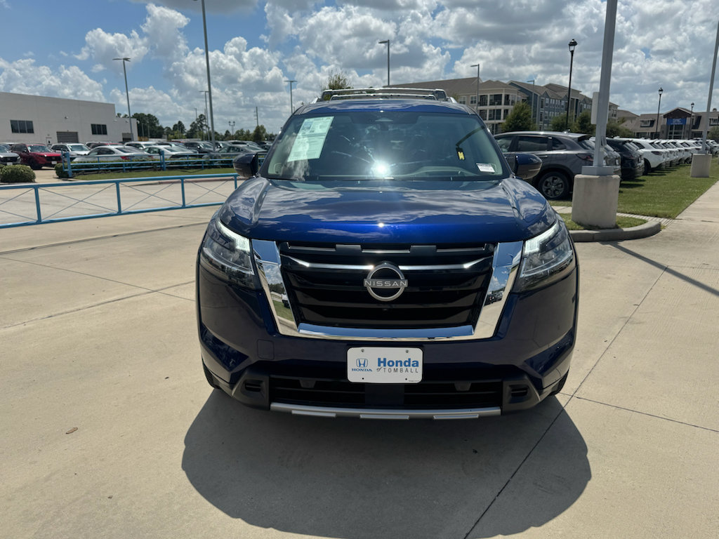 Used 2024 Nissan Pathfinder Platinum w/ Cargo Package FWD image 3