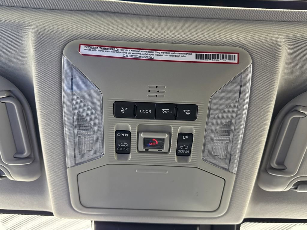 Used 2021 Toyota RAV4 XLE Premium image 21