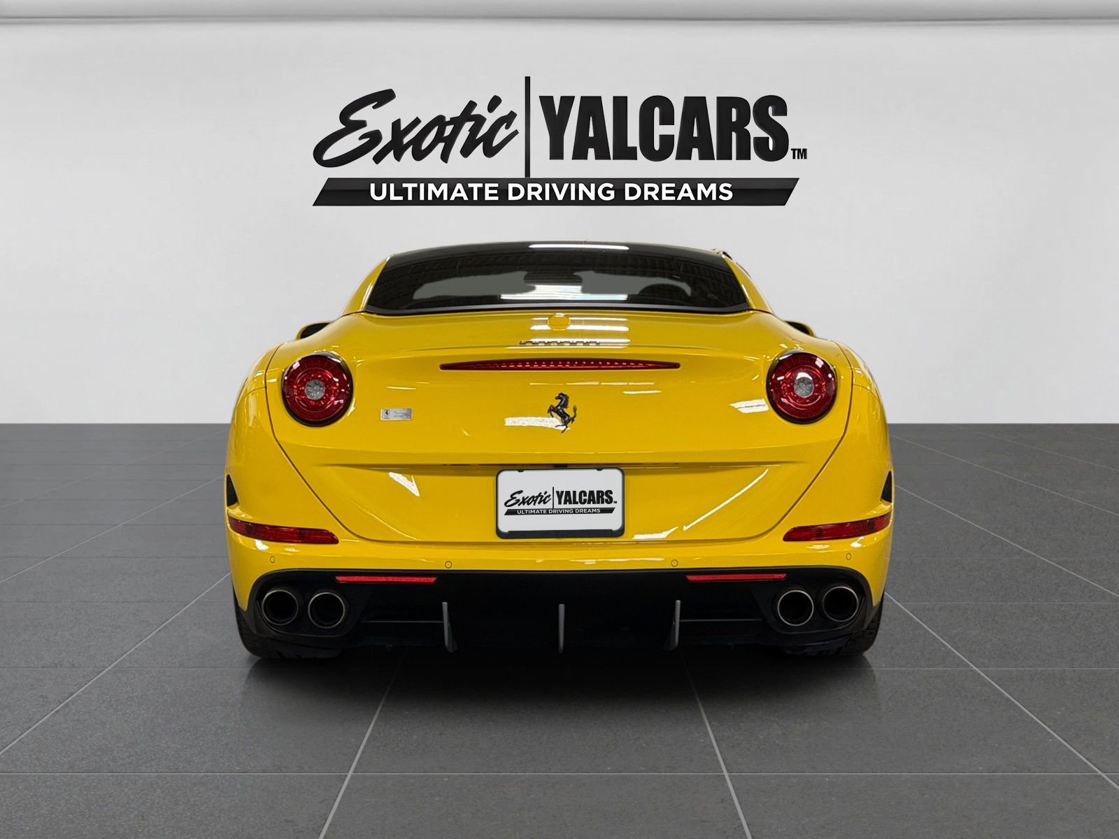 Used 2015 Ferrari California T image 4