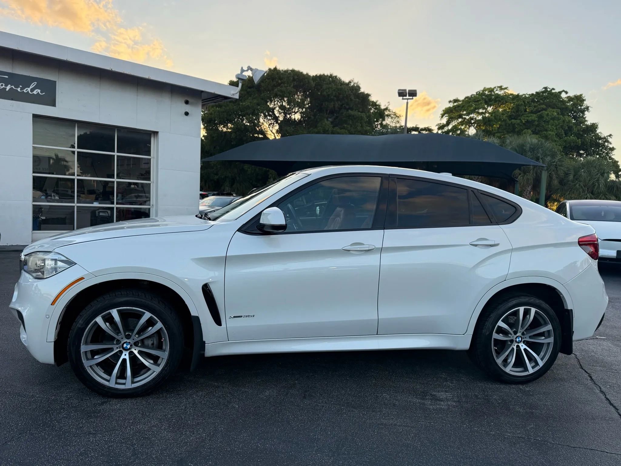 Used 2018 BMW X6 xDrive35i image 2