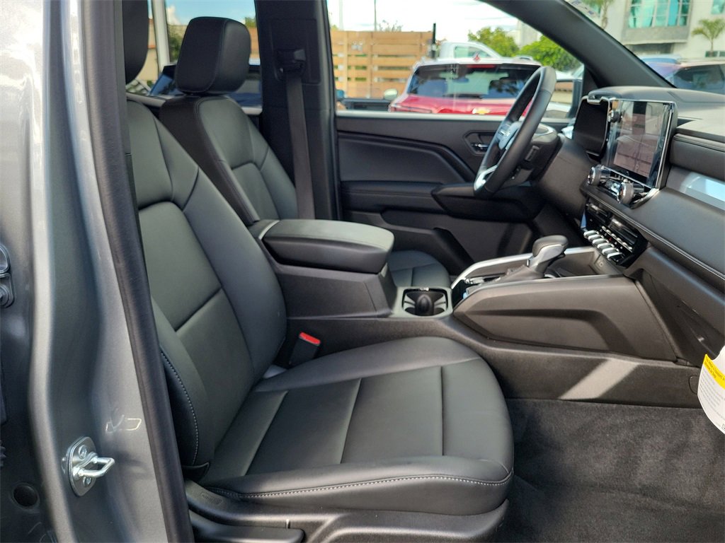 Used 2025 Chevrolet Colorado LT w/ LT Convenience Package image 17