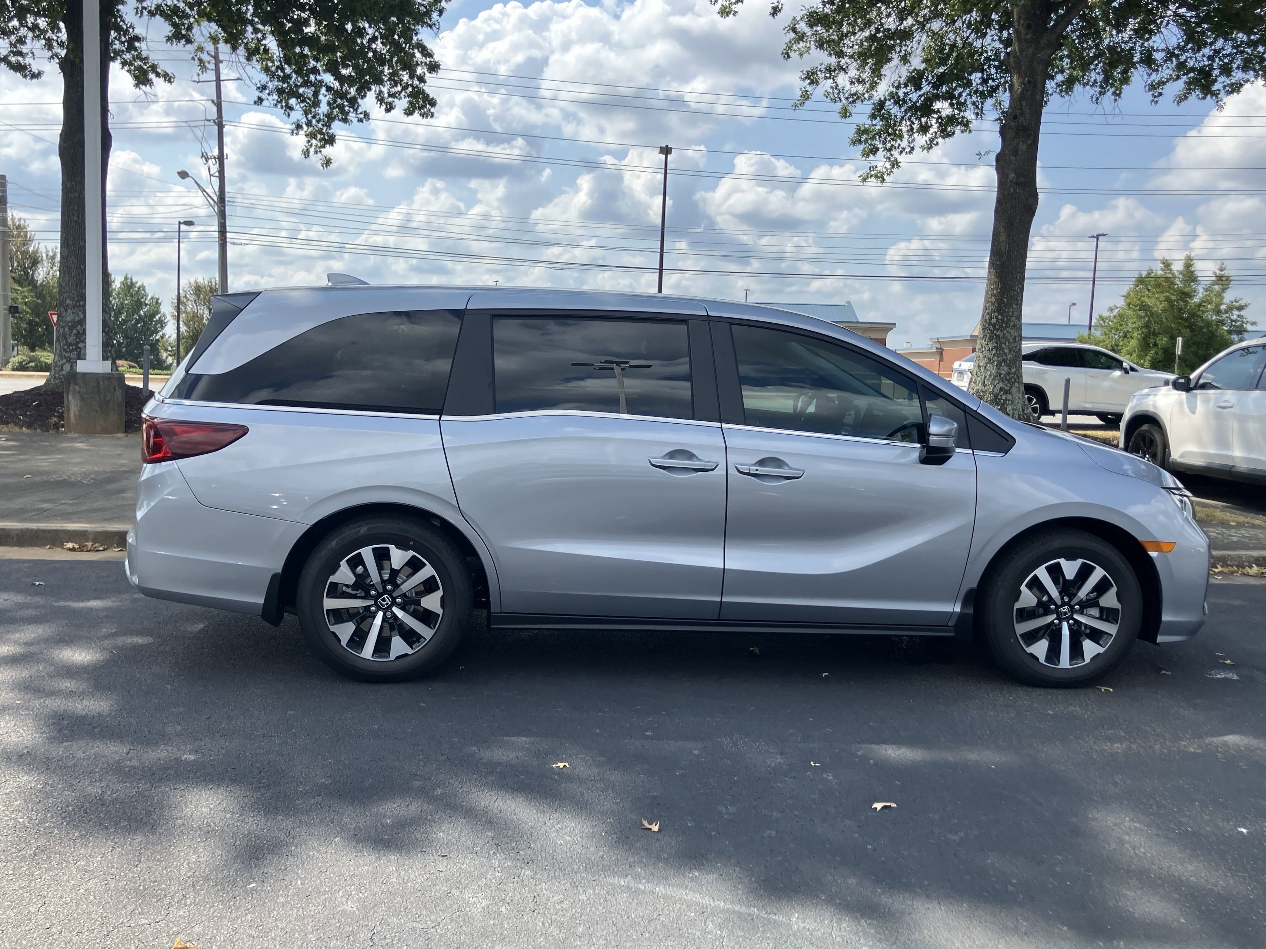New 2026 Honda Odyssey EX-L image 10