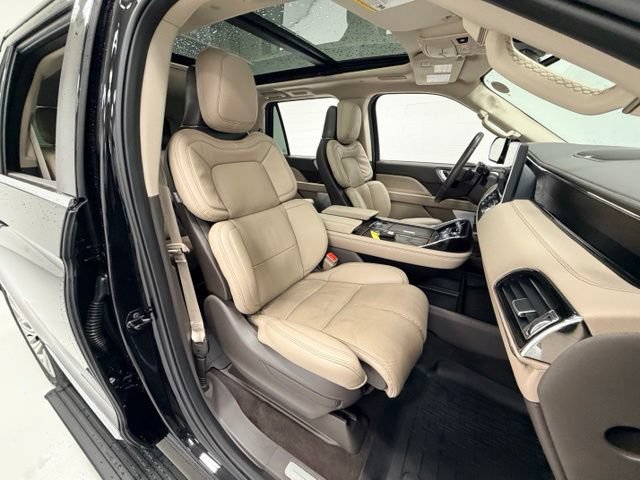 Used 2024 Lincoln Navigator Reserve AWD/4WD image 26
