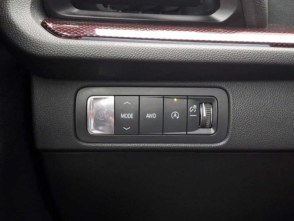 Used 2024 Chevrolet Traverse RS image 24