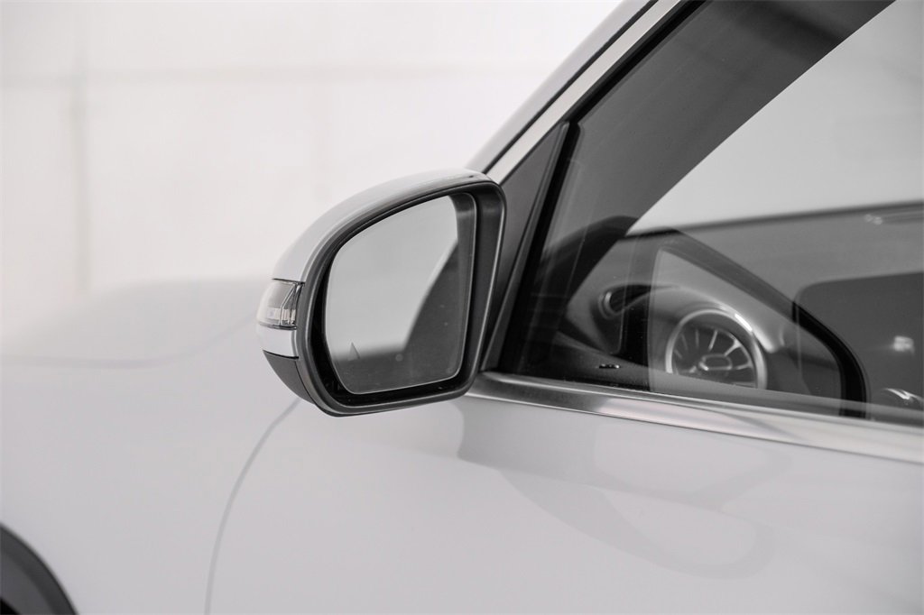 Used 2020 Mercedes-Benz GLB 250 w/ Premium Package image 43