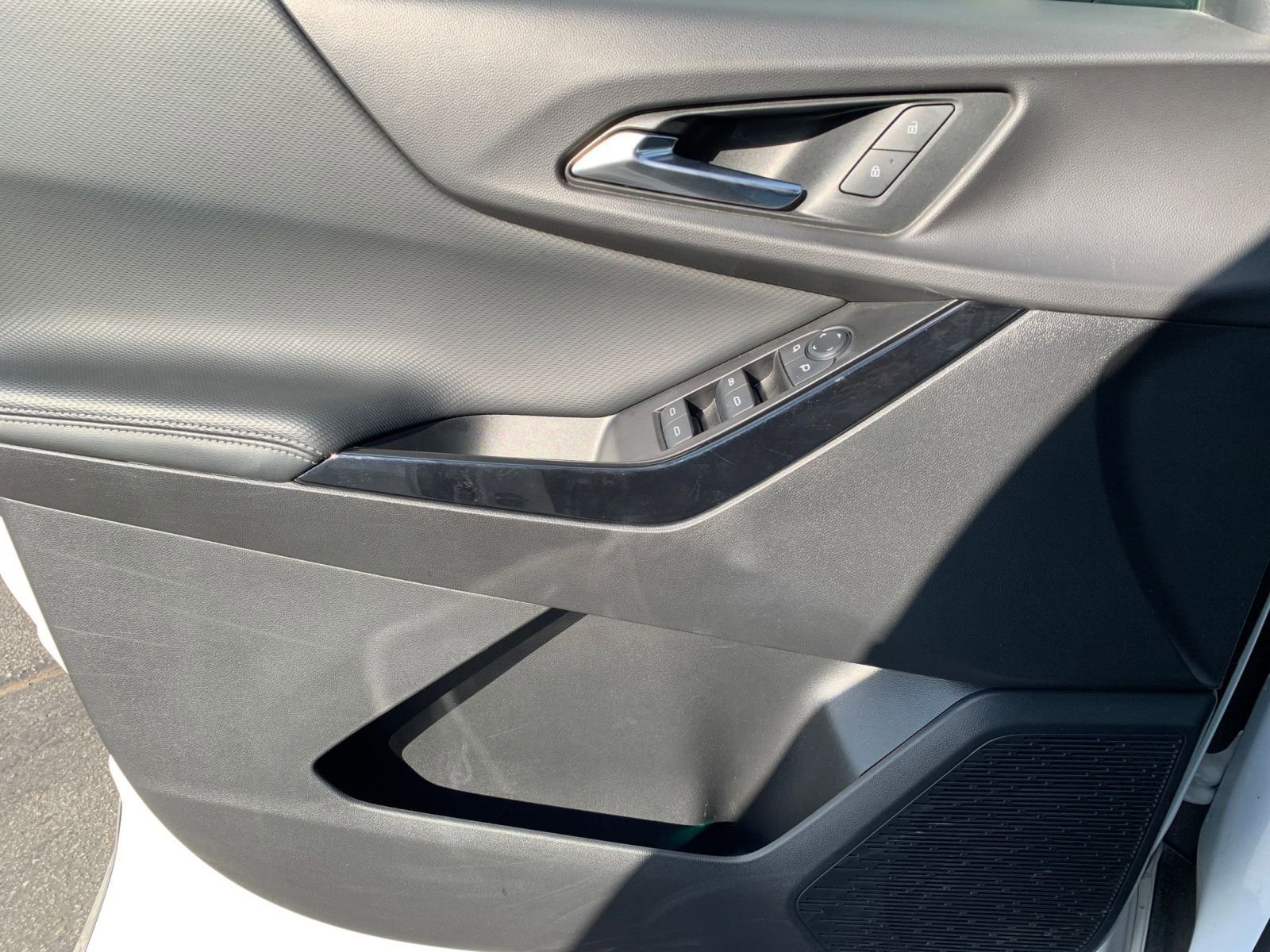 Used 2025 Chevrolet Equinox LT image 20